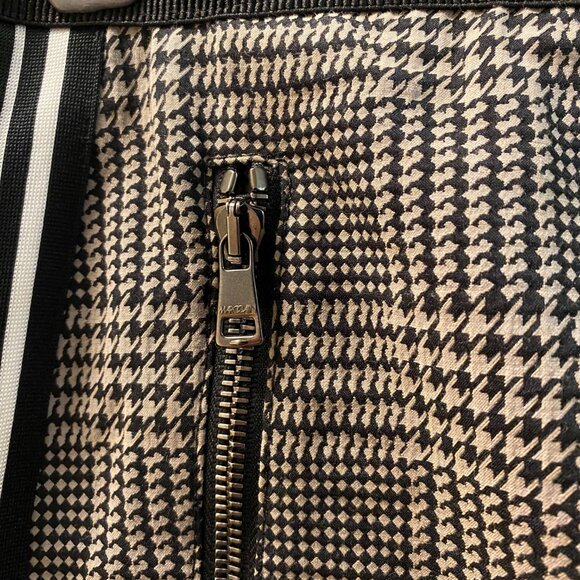 Jupe sport-chic en tricot extensible motif à carreaux sur fond noir - Picture 2 of 3